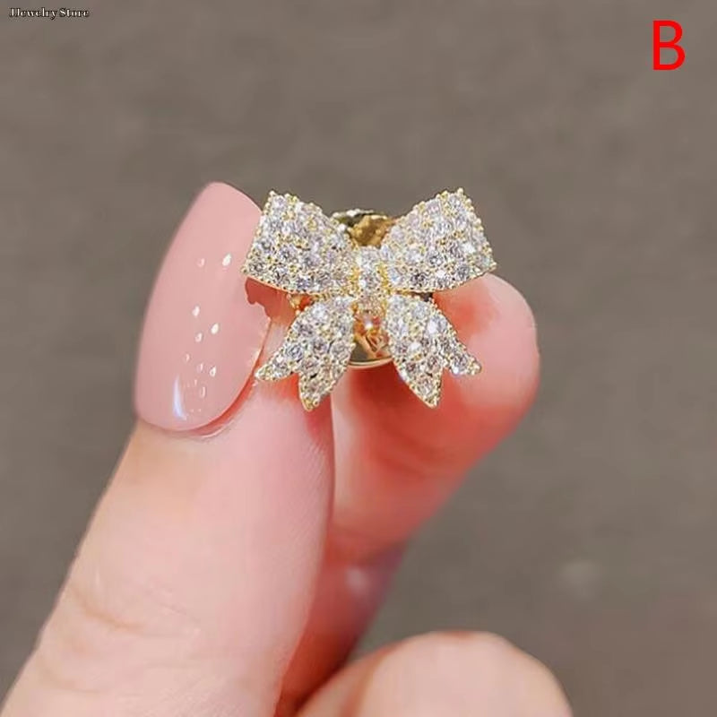 1PC Korean Rhinestone Cat Pendant Brooches for Women Alloy Animal Pins Fashion Crystal Corsage Everyday Accessories